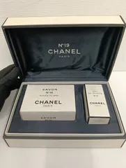 【中古品】 CHANELシャネル N°19 香水 & 石鹸サヴォン ギフトセット EAU DE TOILETTEオードゥトワレット 19ml ファッション小物 香水フレグランス 石鹸 箱付き 現状品