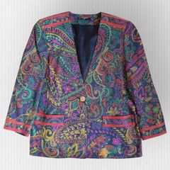 レオナール ノーカラージャケット Vネック 花柄 クリーム色 - メルカリ