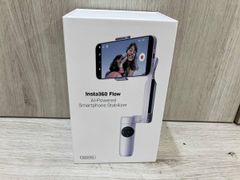 Insta360 Flow スマートフォンスタビライザー スポットライト付き