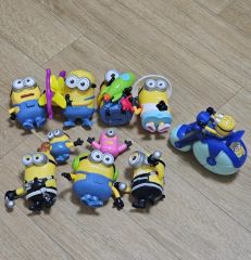 ミニオン ミニオンズ コレクタブルフィギュア 4種類 usj | Mercari