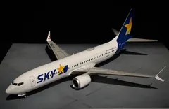 1/144 プラモデル完成品 アカデミー 737-8MAX JA738A スカイマーク仕様のサムネイル