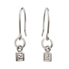 CHANEL シャネル No.5ロゴ ピアス シルバー - メルカリ