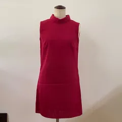 レトロな赤のノースリーブワンピース