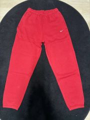 STUSSY × NIKE スウェットパンツ レッド　Mサイズ　美品 STUSSY × NIKE スウェットパンツ レッド Mサイズ 美品 - メルカリ