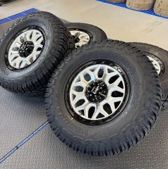 バリ溝美品 DELTAFORCE OVAL + MONSTA 265/65R17 - メルカリ