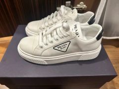 k*2様 試着のみ プラダ PRADA スニーカー ブランド靴 メンズ 26.5