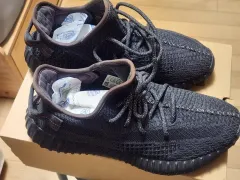 アディダス イージーブースト 350 V2 ブラック