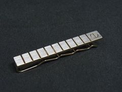 シルバー925 スクエア ストーン バー 彫金 レール留め 刻印あり - メルカリ