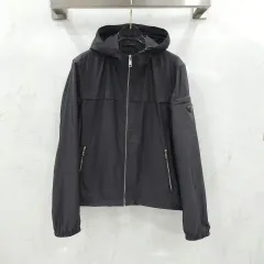 48 / PRADA プラダ 三角ロゴ ウィンドブレーカー ジャケット SGA466