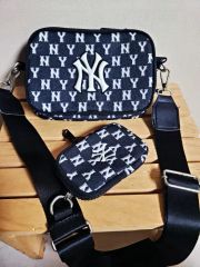 MLB NY クロスバッグ ホワイト 韓国ファッション 美品 - メルカリ