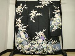 振袖 黒地 金彩 牡丹 菊 松 豪華絢爛 - メルカリ