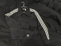 新品未使用】ジェニー着用 adidas フェイクレザー ボタン付き