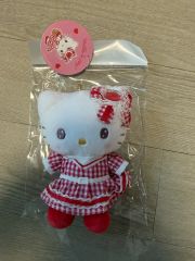 ハローキティ ぬいぐるみ 赤いオーバーオール 新品未使用未開封