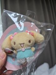 韓国限定☆シナモロール カフェ モカ ぬいぐるみ キーリング - メルカリ
