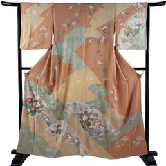 新品 ベージュとローズのグラデーション 正絹高級訪問着 - メルカリ