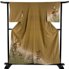 No.3304 正絹うさぎ金糸刺繍花柄絞り訪問着 美品 - メルカリ