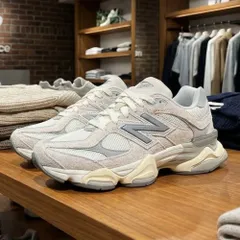 新品・正規品 New Balance 9060 (ニューバランス) スニーカー レディースのサムネイル