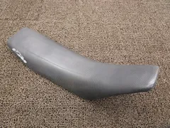 KTM 250EXC シート □B6492！VBKGSA KTM 【 2-546 】 キャブ車 動画有のサムネイル