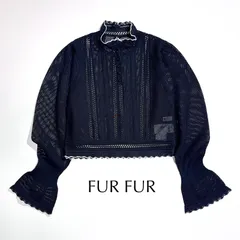 kU02 FUR FUR 2024AW レーシーニットプルオーバー クロップド丈 袖フリル かぎ編み 透かし編み ボタン プルオーバー ブラック 黒 ファーファー 定価23,100円のサムネイル