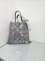 新品未使用」 ISSEYMIYAKE LUCENT ハンドバッグ トートバッグ - メルカリ