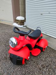 トイズトイズ フィアット500 ペダルカー 赤 - メルカリ
