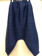 PLEATS PLEASE ボリューム プリーツ 変形サルエルワイドパンツ - メルカリ
