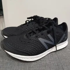 ニューバランス 黒色 スニーカー