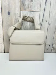 E 最終価格【中古】Chico チコ 2way ハンドバッグ ショルダーバッグ ライトグレー リボン付きのサムネイル