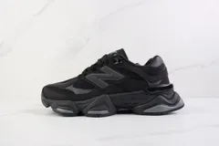 新品未使用 New Balance 9060 トリプルブラック U9060ZGE オールブラック 男女兼用 スタイリッシュ スニーカー