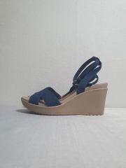 美品/箱有】クロックス レイ 2.0 アンクル ウェッジサンダル W8 黒