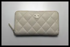 ■CHANEL 31番台 マトラッセ キャビアスキン GD金具 レザー ラウンドファスナー 財布 シャネル ■0430pl379945