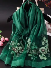 アクセサリー レディース スカーフ 「緑の花咲く」緑の刺繍ショール 上品な緑のキャンバスに繊細な金の刺繍、自然と優雅さの調べ