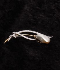 ウエダジュエラー 白蝶真珠 13mm−14.8mm ダイヤモンド イヤリング 