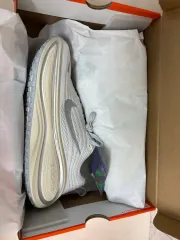 ナイキ ボメロ PLUS 255 新品
