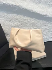 バッグ レディース クラッチバッグ ニッチデザイン ファッション ソリッドカラー エンベロープバッグ、レトロ レディースハンドバッグ