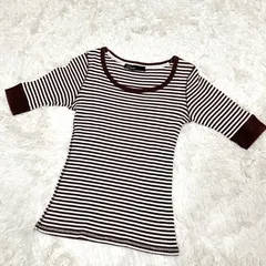【美品】ボーダー　ニット　トップス　ブラウンandホワイトのサムネイル