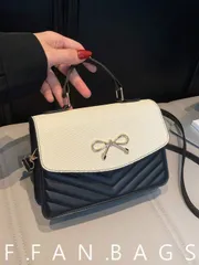 バッグ レディース ハンドルバッグ ソリッドカラー PUレザー 縫い付けボウデザイン フラップ ワンショルダー クロスボディ スクエアバッグ、女性の日常通勤、ショッピング、旅行、集まり、ガールズナイト、フェスティバ