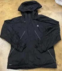 ナイキ acg ウィンドブレーカー