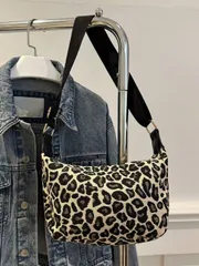 バッグ レディース ショルダーバッグ このファッショナブルなカラーブロックプリントのワイドストラップクロスボディバッグは、ショッピング、財布の持ち運びに適しており、若い女性、大学生、若手プロフェッショナル、オフィス