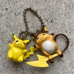 レトロ　ポケモン　ピカチュウ　ライチュウ　ペア　キーホルダー　ストラップ　任天堂