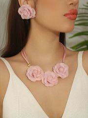 Ladies' Jewelry Set: Handmade Floral Bib Necklace & Earrings Set (3-piece set), Bohemian Vintage Elegant Dopamine Flower Choker Pendant & Earrings Jewelry Set, for Daily Wear, Holidays,