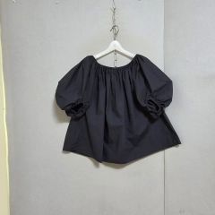 美品☆》fete フェテ ケイトブラウス パフスリーブ ペプラムトップス 