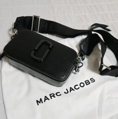 人気！新品 MARC JACOBS スナップショット カメラバッグ ブラック