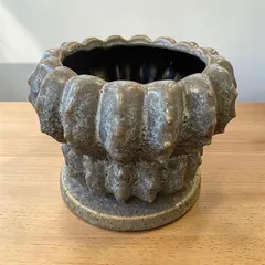 植木鉢 花器 陶器 薄い緑 トゲトゲ 底穴あり 受け皿付き 外寸16cm 高さ12cm 塊根植物 多肉植物 観葉植物