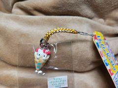ご当地キティ 長崎限定 佐世保バーガーver.根付けストラップ - メルカリ