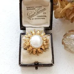 ヴィンテージスタイル　フェイクパール　フラワー　ブローチ　/　30ｍm　/　ゴールドトーン
