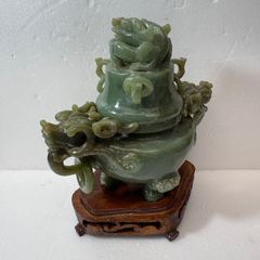 翡翠 獅子彫刻 蓋付き器 木製台座付き - メルカリ