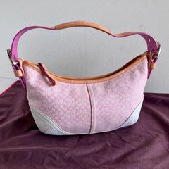 COACH コーチ ピンク シグネチャー アクセサリーポーチ Y2K - メルカリ