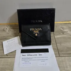 正規品/S級 PRADA プラダ サフィアーノ レター ブラック リング二つ折り財布 レシート含む