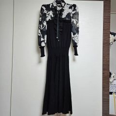 美品 N°21 ボタニカル柄 花柄 リボン 膝丈ワンピース モノトーン